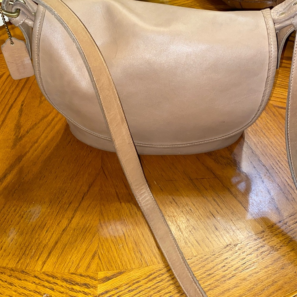 Coach sandy beige